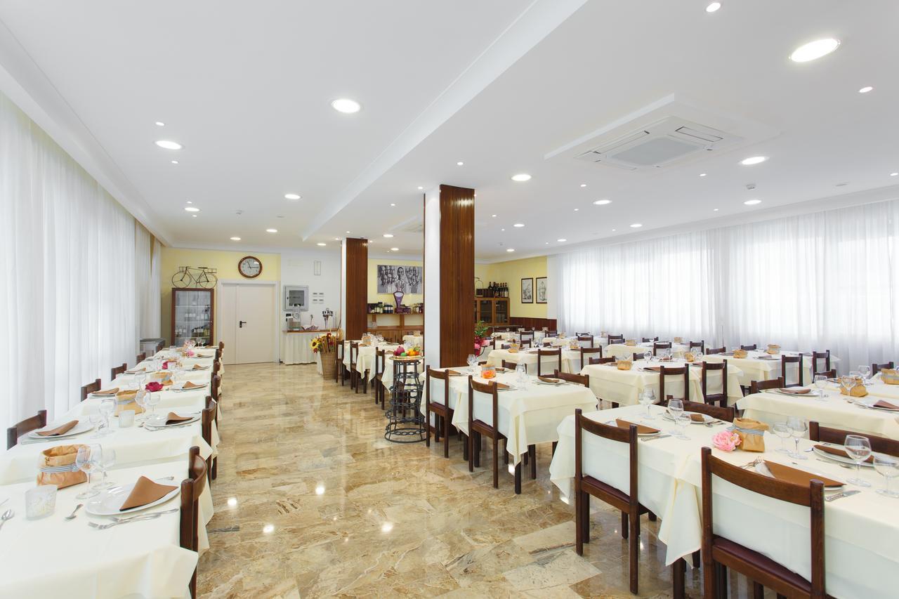 Hotel Du Lac Rimini Ngoại thất bức ảnh